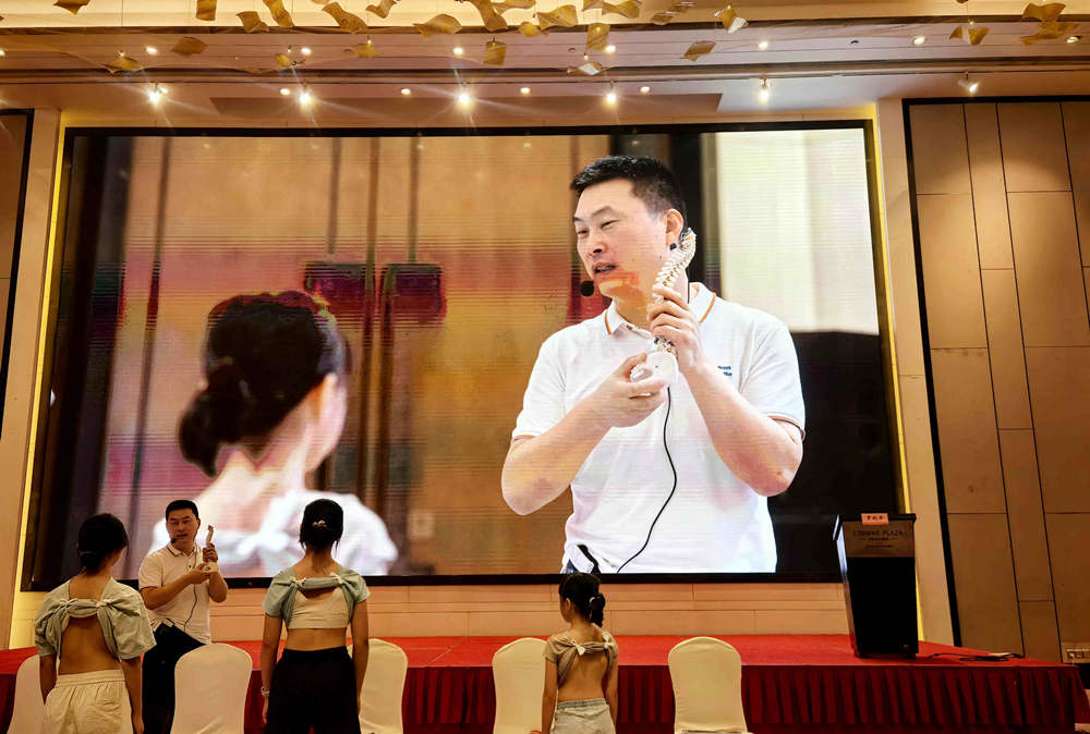 75052edacc4f26f3abd5a9361381c11b_副本.jpg 走进宜宾中医院的省级培训班,分享施罗斯侧弯训练 团队动态 第3张 走进宜宾中医院的省级培训班,分享施罗斯侧弯训练 团队动态 第3张